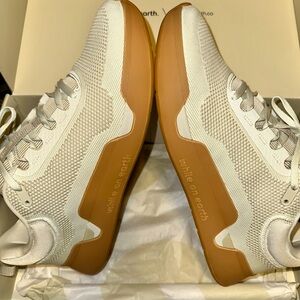 While on Earth Move Trainer Men’s US 11 Sand/Gum